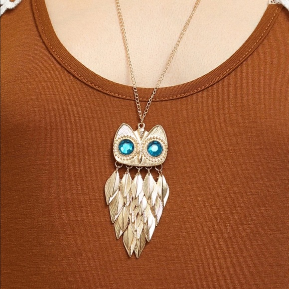 Gold owl pendant necklace NWT - Picture 2 of 2